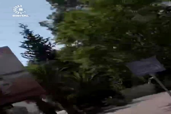 لحظه فرار زن خبرنگار سوری از بمباران دمشق
