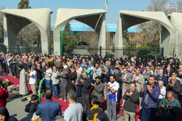 شور و جمعیت فراوان در راهپیمایی ۲۲ بهمن تهران