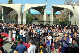 شور و جمعیت فراوان در راهپیمایی ۲۲ بهمن تهران