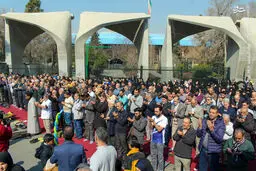 شور و جمعیت فراوان در راهپیمایی ۲۲ بهمن تهران