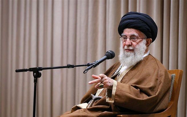 اظهارات مهم رهبر انقلاب درباره تولید خودروی کم‌مصرف