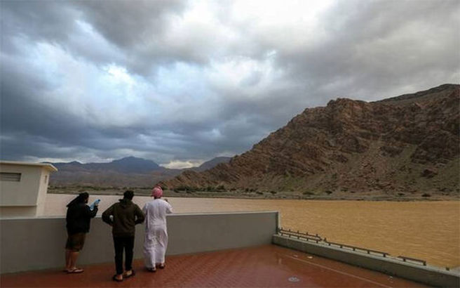  تصاویری هولناک از گردباد شاهین در دریای عمان