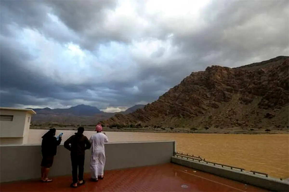  تصاویری هولناک از گردباد شاهین در دریای عمان