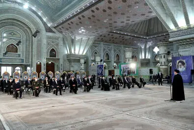 رئیسی در حرم امام