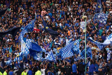 استقلال و تراکتور