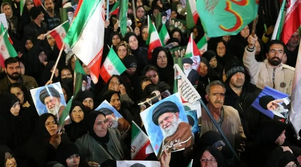 میدان و خیابان را رها نکنیم