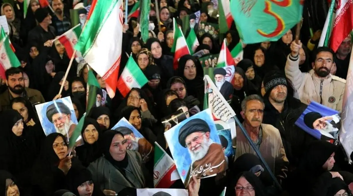 میدان و خیابان را رها نکنیم