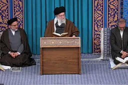 رهبر انقلاب:ایران امروز ایران ۴۰ سال قبل نیست