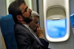 حمله مشاور سابق احمدی نژاد به روش مذاکرات جلیلی و باقری