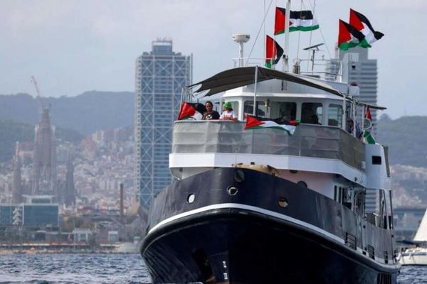 لحظه اخطار افسر زن اسرائیلی به ناوگان صمود