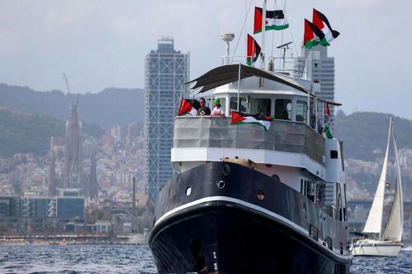 لحظه اخطار افسر زن اسرائیلی به ناوگان صمود
