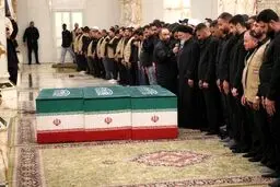 محل خاکسپاری رهبر شهید انقلاب در نزدیکی روضه منوره است

