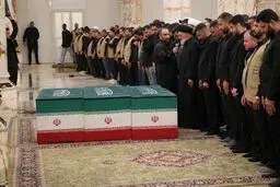 محل خاکسپاری رهبر شهید انقلاب در نزدیکی روضه منوره است

