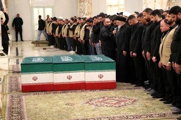 محل خاکسپاری رهبر شهید انقلاب در نزدیکی روضه منوره است

