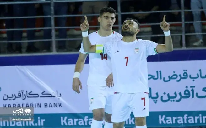 سلام نظامی تیم ملی فوتسال روی سکوی قهرمانی در ریاض