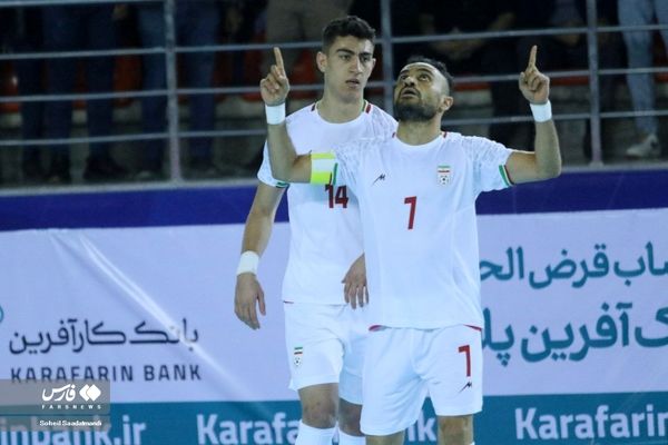 سلام نظامی تیم ملی فوتسال روی سکوی قهرمانی در ریاض