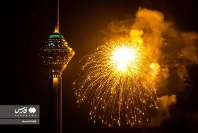  نورافشانی جشن ۲۲ بهمن در برج میلاد