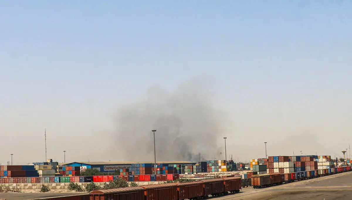 لحظه انفجار در بندر دیر بوشهر