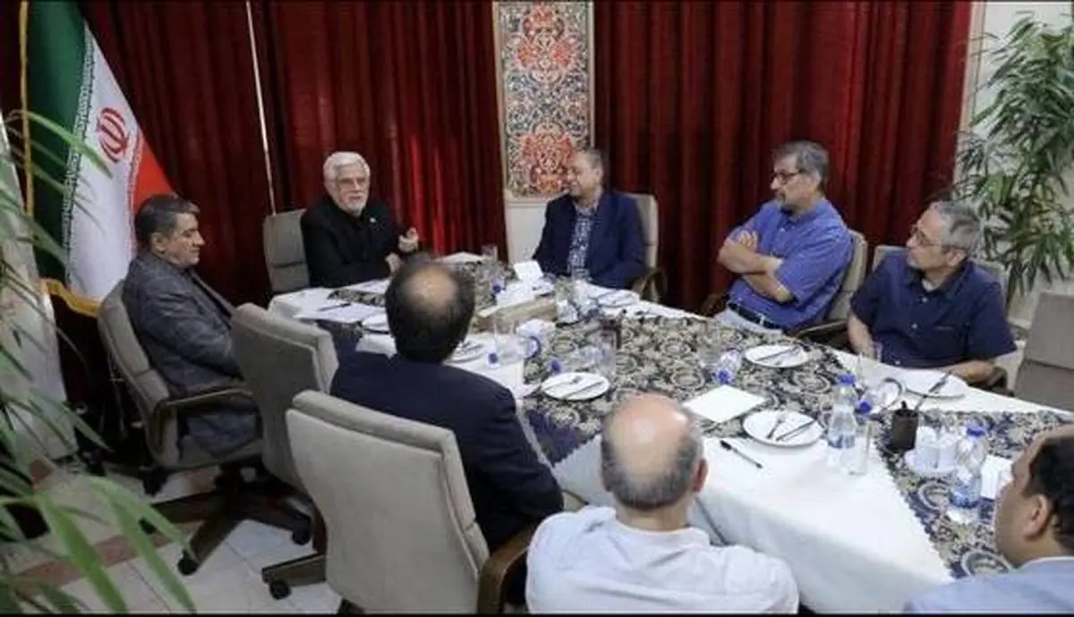 عارف: دوگانه میدان و دیپلماسی جعلی است!