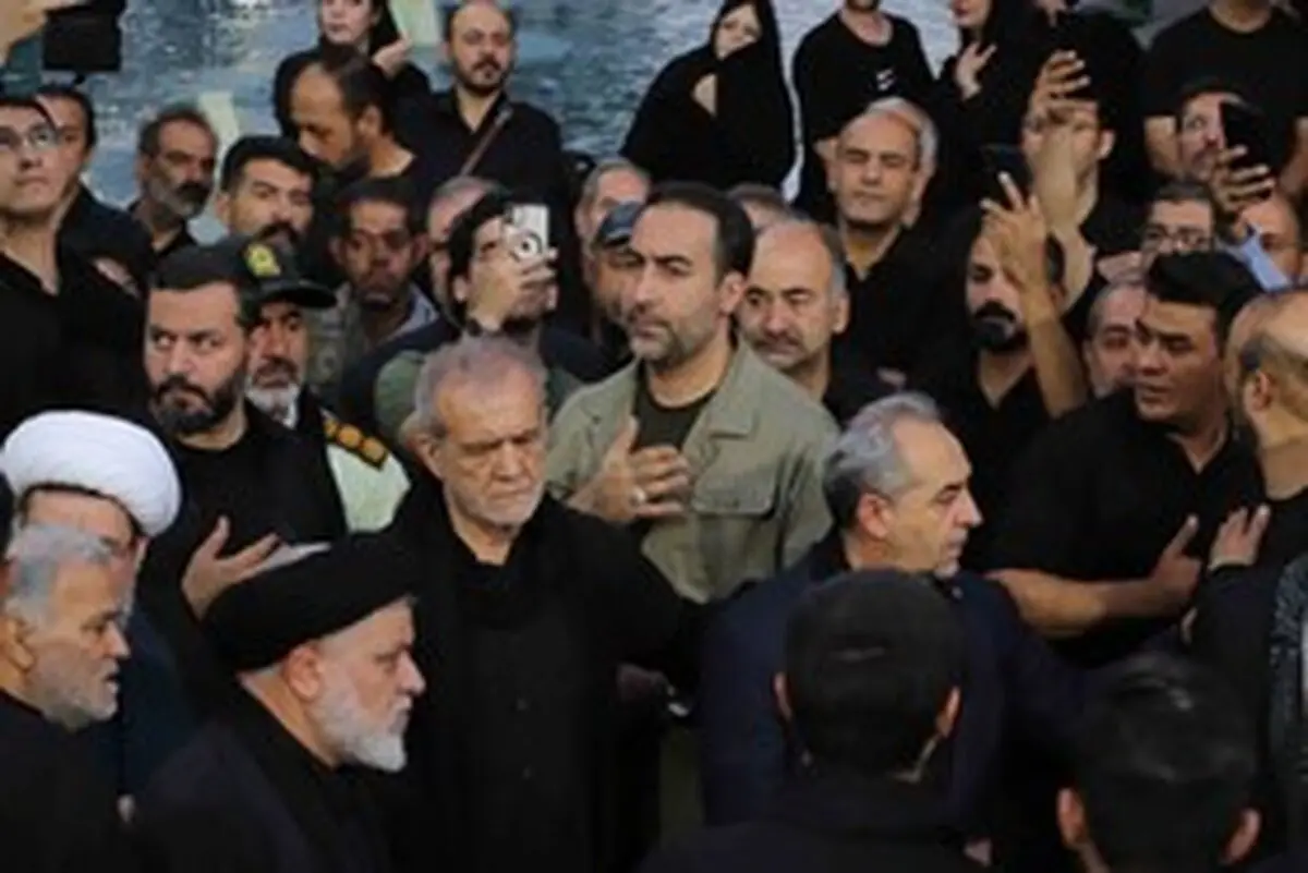  پزشکیان در راهپیمایی ضد اغتشاش + عکس