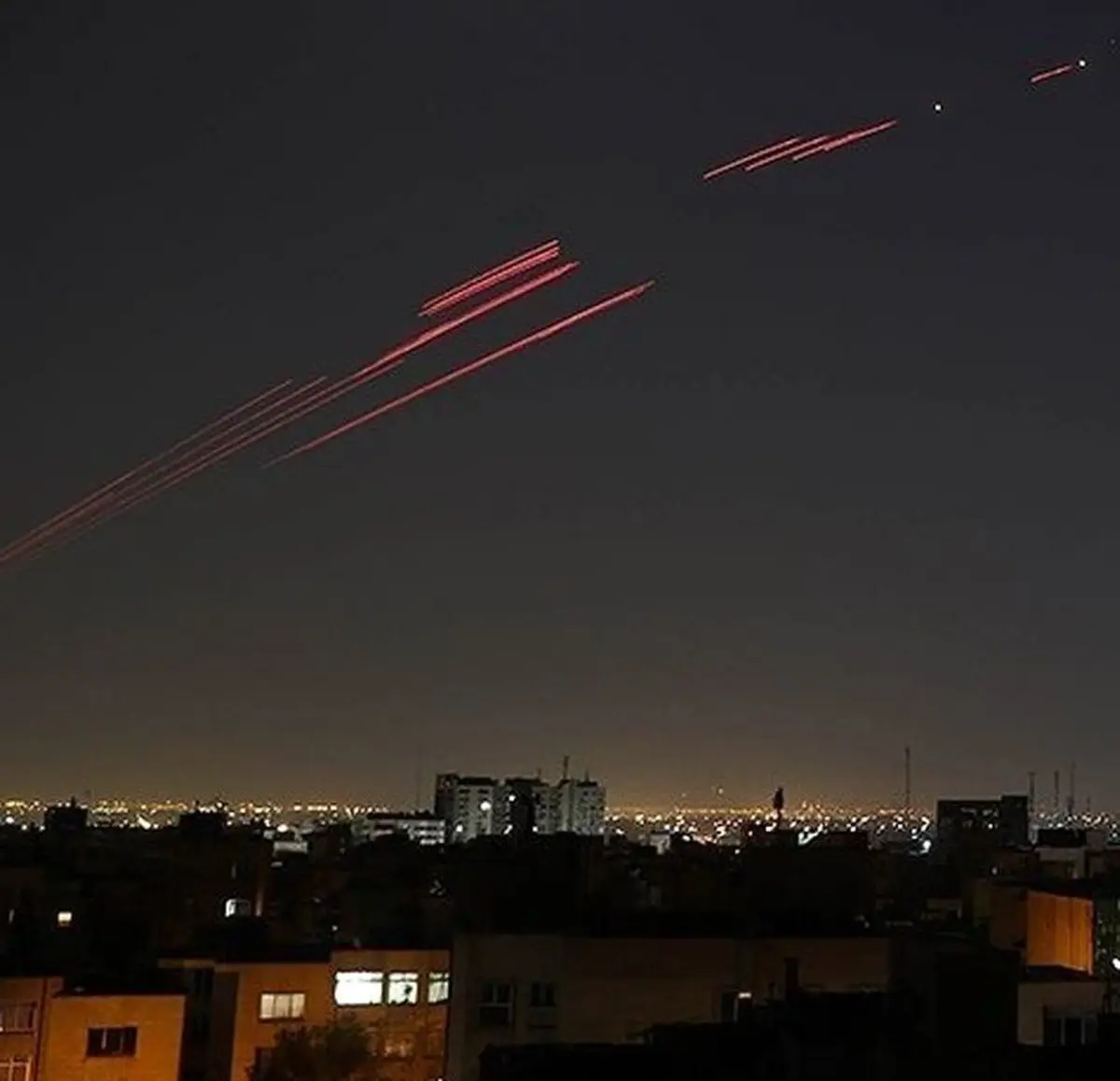 عملیات پارچین؛ آسمان کرج و تهران زیر آتش! | جزئیات حملات دقیق اسرائیل به مراکز حساس