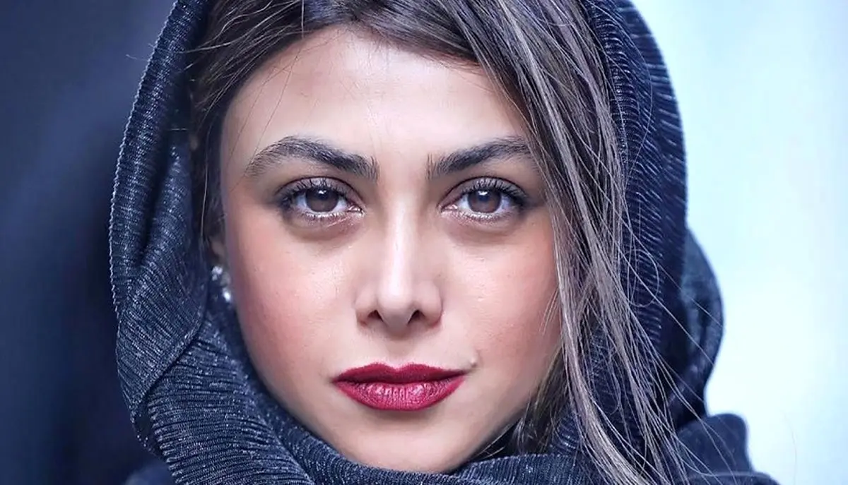 وکیل آزاده صمدی: قاضی در رای خود بیانیه عقیدتی منتشر کرده است