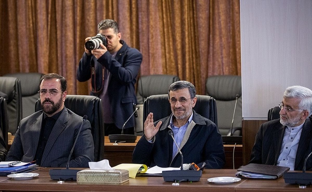 عضویت احمدی‌نژاد در مجمع تشخیص تمدید می‌شود؟