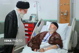 تصاویر عیادت رهبر معظم انقلاب از حضرت آیت‌الله مکارم شیرازی