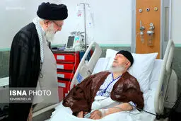 تصاویر عیادت رهبر معظم انقلاب از حضرت آیت‌الله مکارم شیرازی