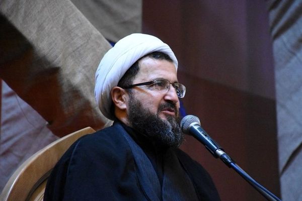 سخنان حجت‌الاسلام ماندگاری در پاسخ به فرد معترض در مسجد جمکران