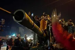 بشار سقوط کرد؛ چرا ایران هیچ کاری نکرد؟ | نیویورک‌تایمز: تحریرالشام به ایران پیام داده به شیعیان کاری نخواهد داشت