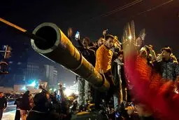 بشار سقوط کرد؛ چرا ایران هیچ کاری نکرد؟ | نیویورک‌تایمز: تحریرالشام به ایران پیام داده به شیعیان کاری نخواهد داشت