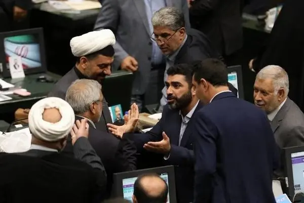 معتمدی‌زاده خطاب به روحانی :  آش دهان‌سوزی نبودید که امروز طلبکارید؛ علی برکت الله!