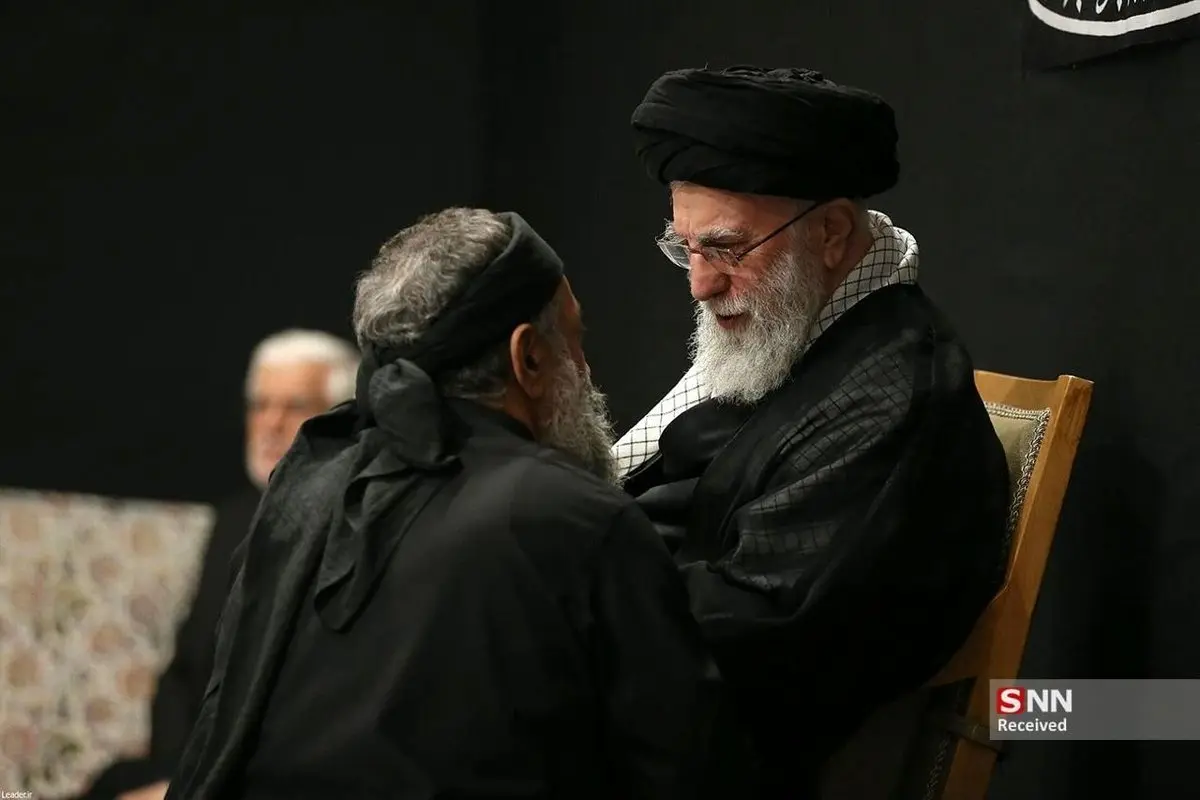 همخوانی مردم در خیابان با «ای ایران» محمود کریمی