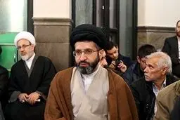واکنش مردم به حضور فرزند رهبر انقلاب در خیابان