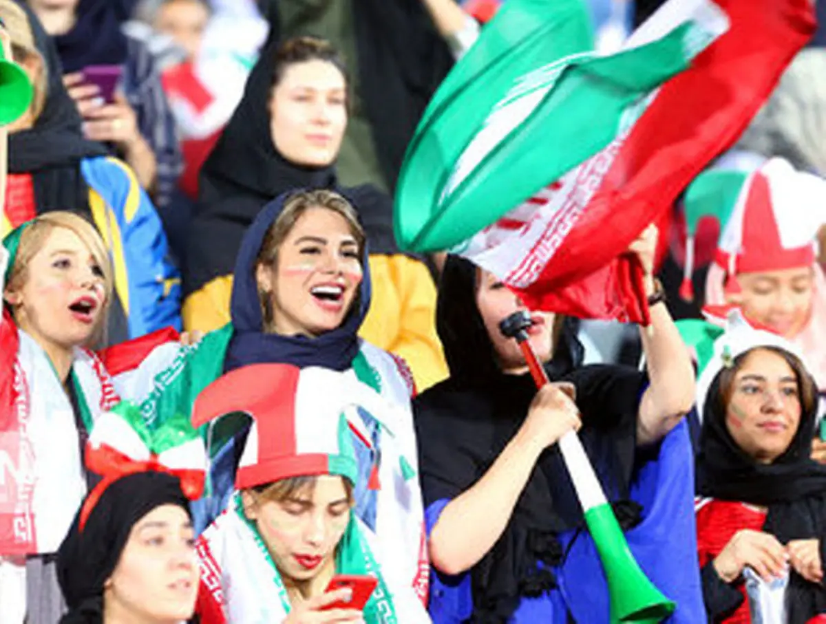 بازی ایران - کره شمالی با حضور تماشاگران زن در مشهد