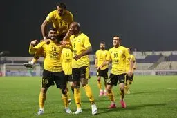 خودنمایی  زکی پور برای  قلعه نویی: من هم ببین!(عکس)