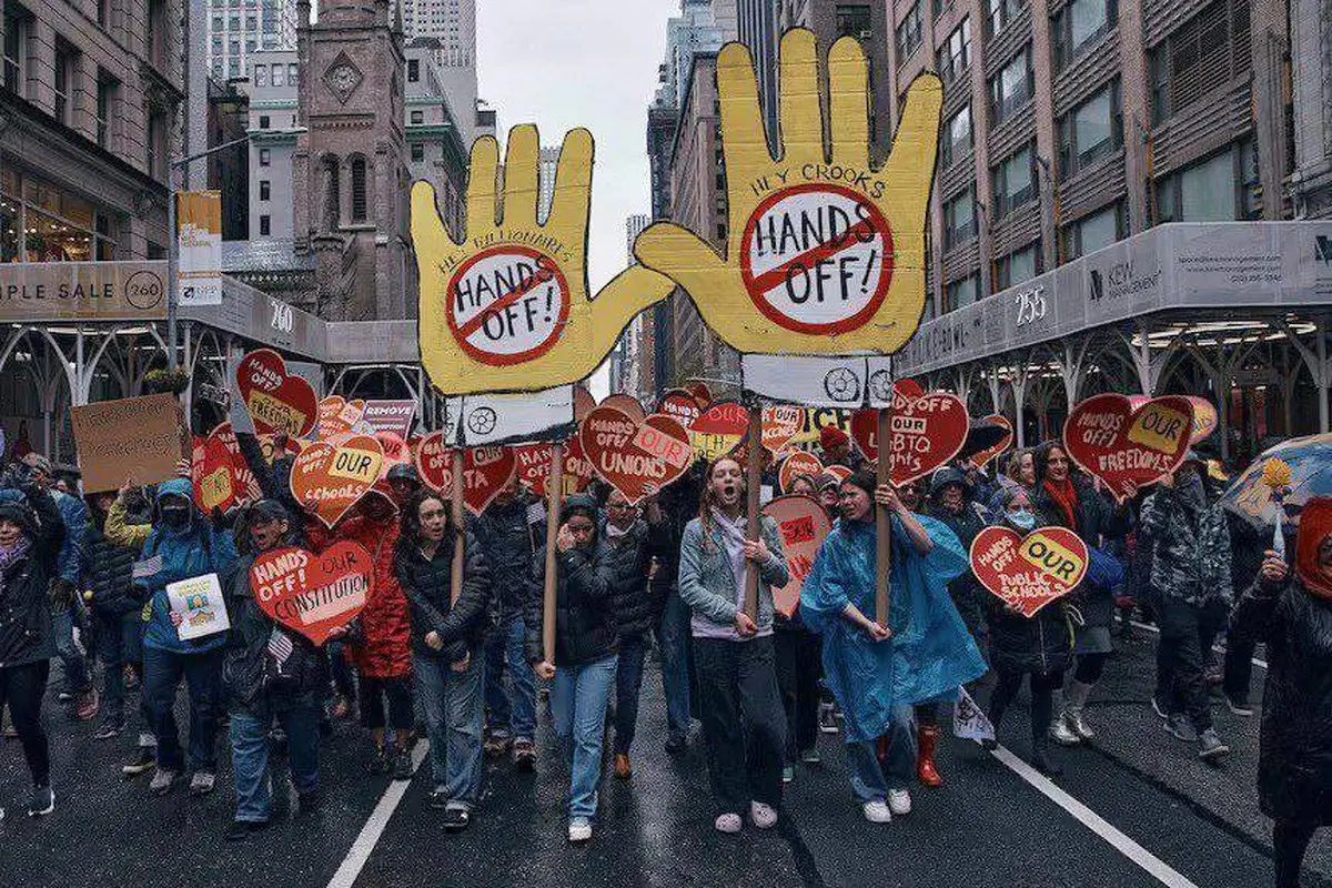 اعتراضات ضد دولتی گسترده در آمریکا علیه سیاست‌های ترامپ و ماسک