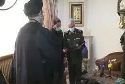 اهدای حکم سرلشکری شهید حجازی توسط سرلشکر محمد باقری