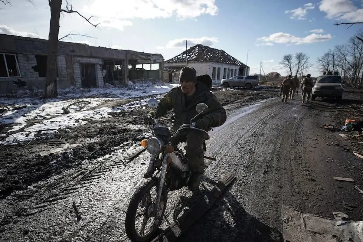 جوخه موتورسیلکت روسیه | وقتی روس‌ها با موتورسیکلت به جنگ پهپادهای اوکراینی می‌روند