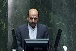 کنایه تند نماینده خطاب به منتقدان تپق‌های رئیسی: شما حواستان به دکمه کت‌تان باشد!