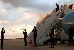 لحظه فرود هواپیمای ترامپ در آنکارا