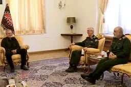 دیدار فرماندهان ارشد نیروهای مسلح با پزشکیان| سرلشکر باقری: با تمام توان در کنار دولت هستیم