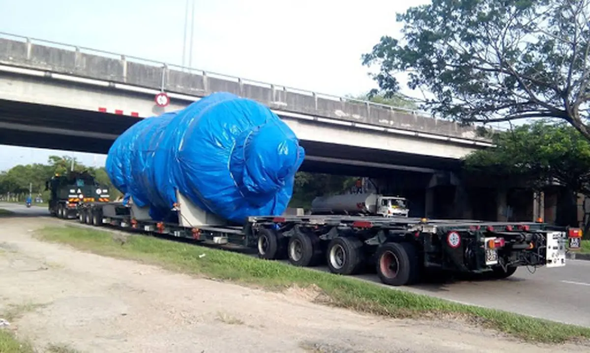 حمل محموله غول پیکر عجیب از اراک به کرمان