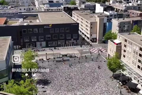  ۱۸۰۰۰ جفت کفش کوچک نماد کودکان غزه در هلند