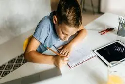 ریاضی را با کلاس خصوصی یاد بگیریم یا ویدئو آموزشی؟
