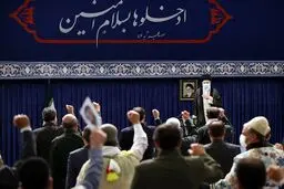 رهبر انقلاب: برنامه دشمن تضعیف ایمان و القاء بن‌بست و کارنابلدی مسئولان است