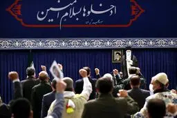 رهبر انقلاب: برنامه دشمن تضعیف ایمان و القاء بن‌بست و کارنابلدی مسئولان است