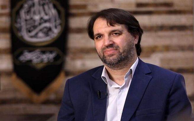 کنایه پرویز امینی به رائفی پور