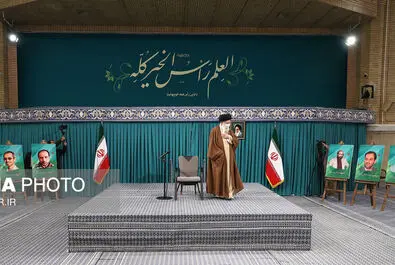 رهبر انقلاب نخبگان